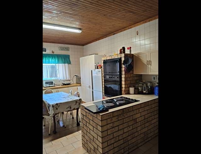 4 BEDROOM HOUSE FOR SALE IN SUIDEROORD